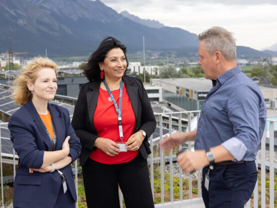 Eva-Maria Holzleitner und Selma Yildirim in Innsbruck