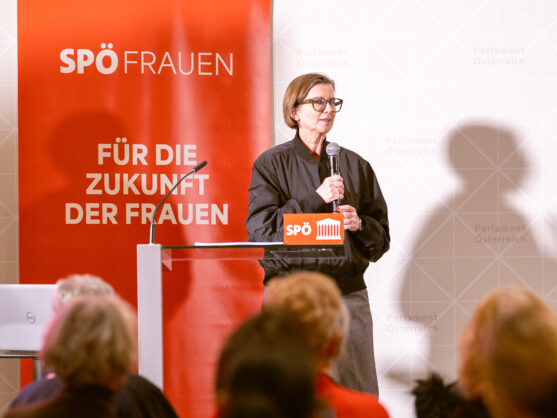 Ruth Manninger bei 30 Jahre Weltfrauenkonferenz